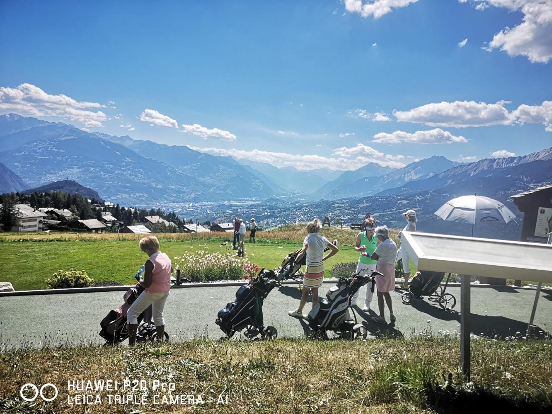 Apartment 42 Crans-Montana Buitenkant foto
